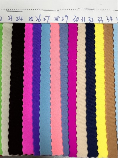 DG-BT 再生錦綸啞光萊卡 成分：82%再生錦綸 18%氨綸  克重：180g/㎡ 幅寬150CM 後面照